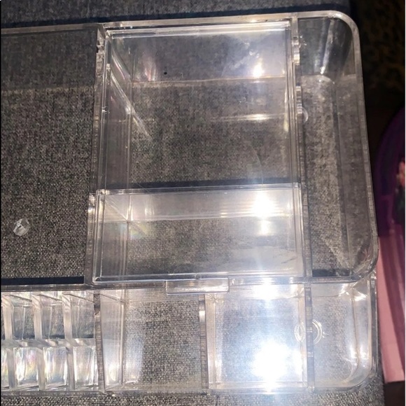 Large acrylic makeup organizer - Picture 5 of 5